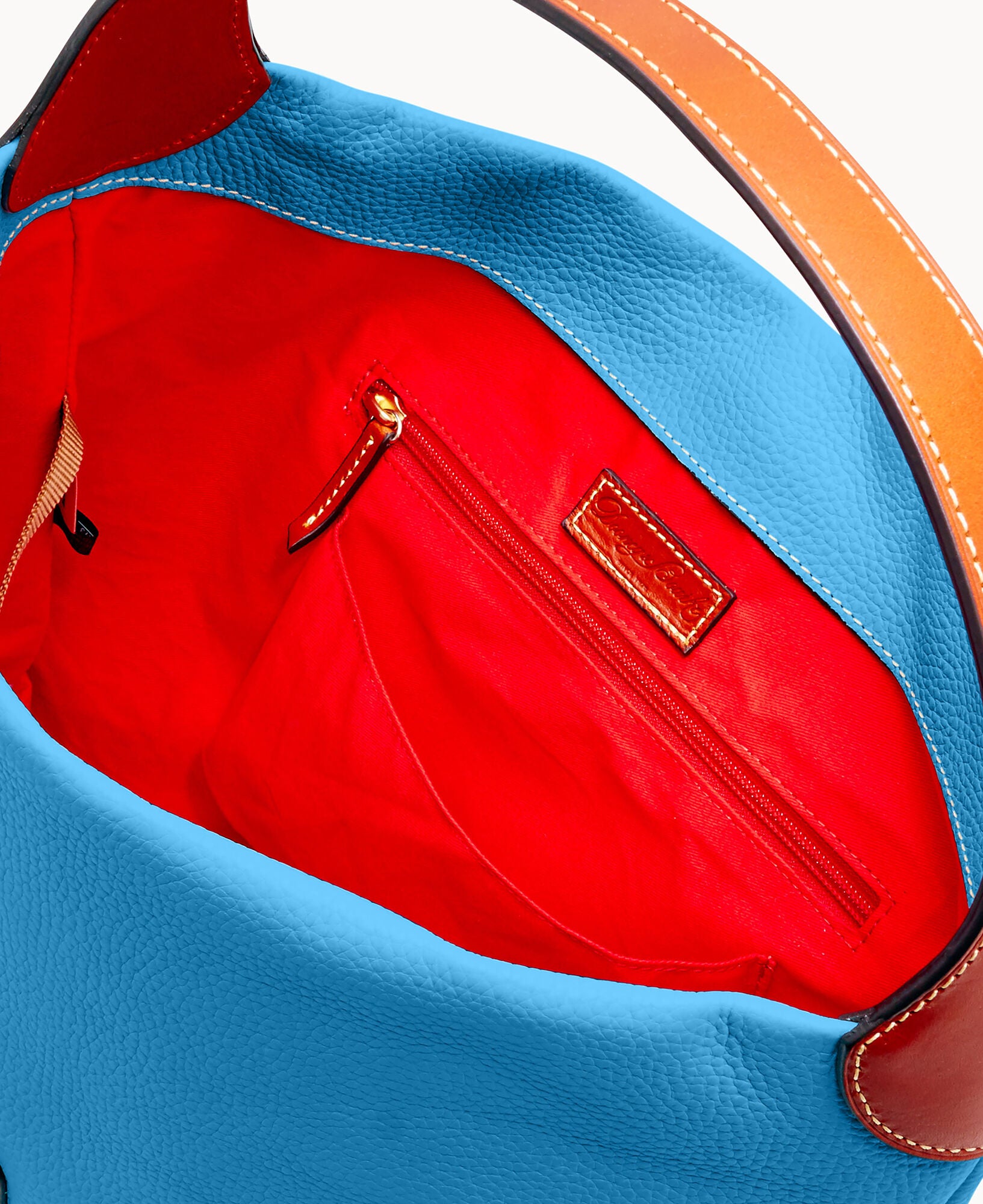 Pebble Grain Logo Lock Shoulder Bag - Image 11