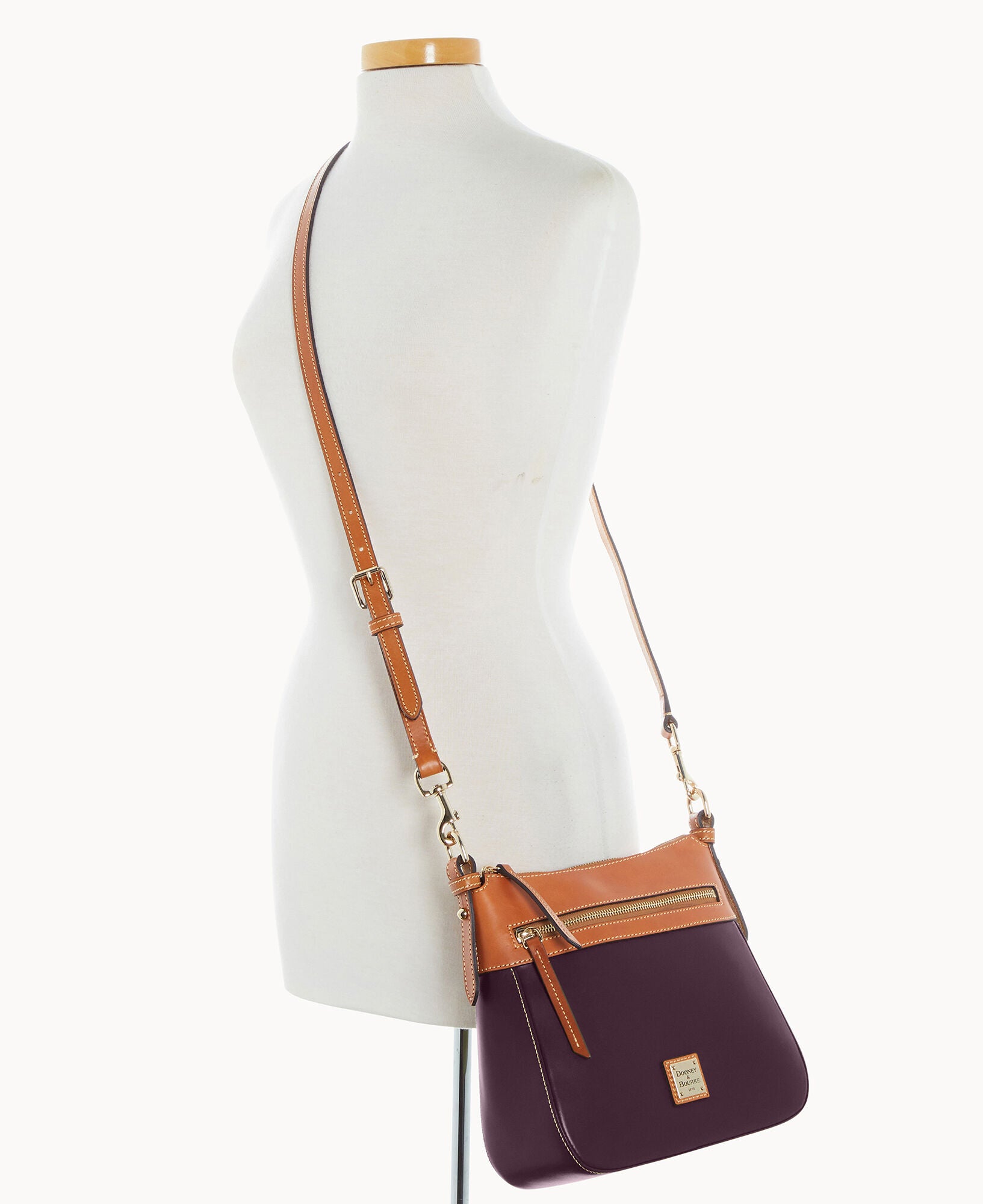Wexford Leather Crossbody 25 - Image 12