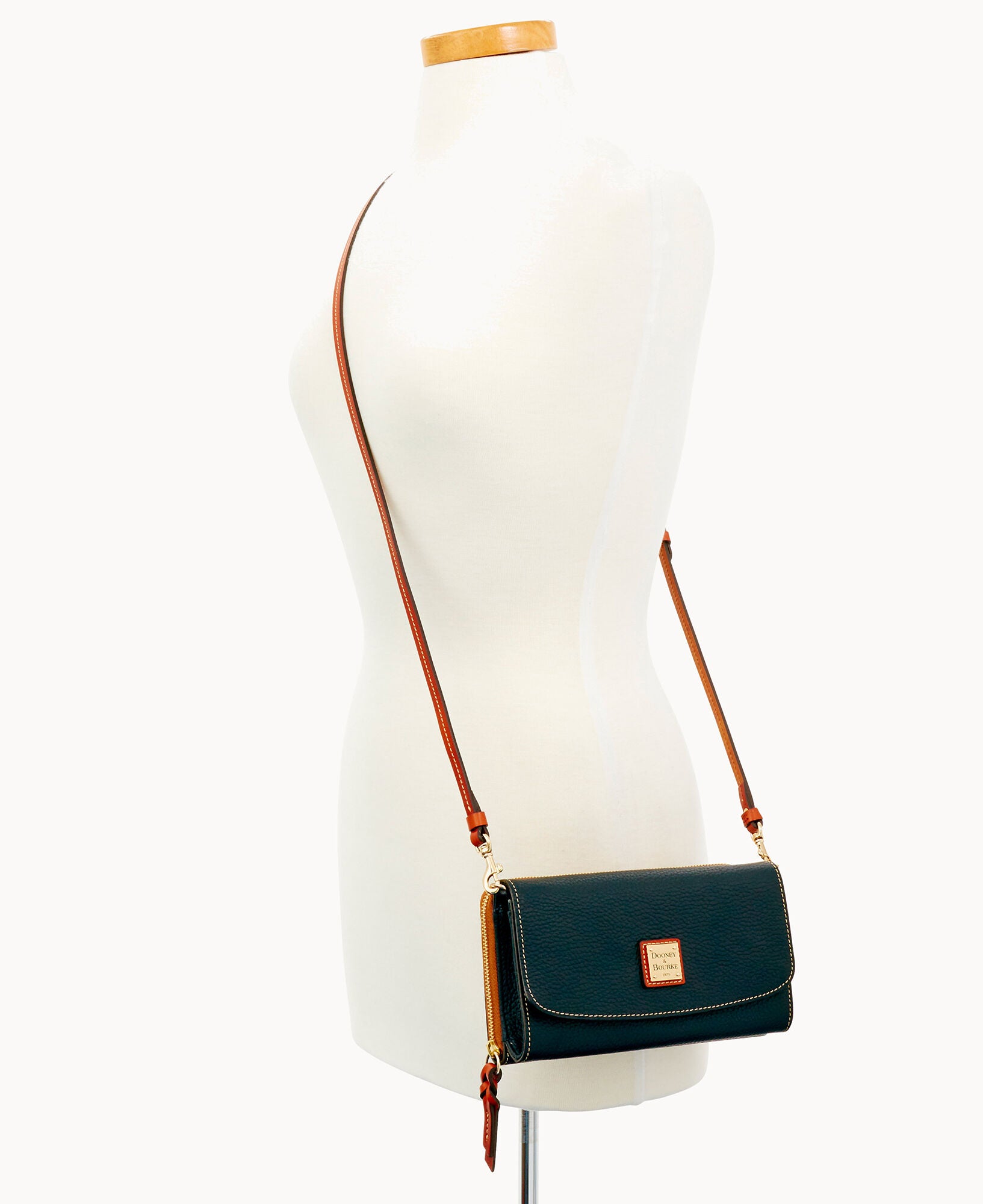 Pebble Grain Clutch Wallet - Image 23