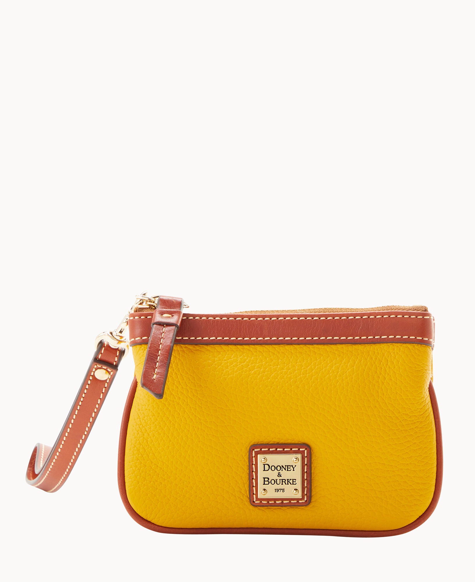 Pebble Grain Medium Wristlet