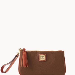 Pebble Grain Small Carrington Wristlet